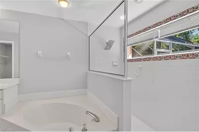 1471 Vintage Ct, Naples, FL 34104 - Photo 12