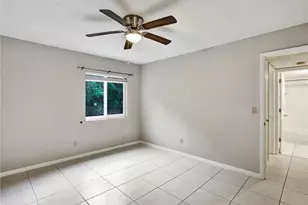 4621 Bayshore Dr, Naples, FL 34112 - Photo 18