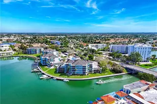 205 Park Shore Dr, Naples, FL 34103 - Photo 18