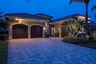 2975 Cinnamon Bay Cir, Naples, FL 34119 - Photo 2