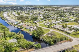 893 Manatee Rd, Naples, FL 34114 - Photo 18