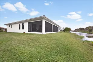 18355 Fairmont Dr, Naples, FL 34114 - Photo 28