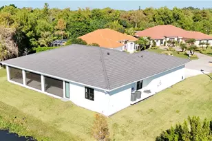 18355 Fairmont Dr, Naples, FL 34114 - Photo 32