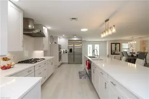 1555 Crayton Rd, Naples, FL 34102 - Photo 10