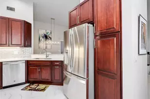 625 Beachwalk Cir, Naples, FL 34108 - Photo 8