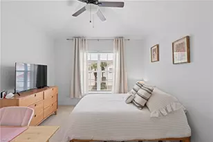 941 Hampton Cir, Naples, FL 34105 - Photo 24