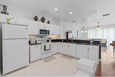 941 Hampton Cir #109, Naples, FL 34105 - Photo 4