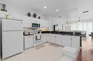 941 Hampton Cir, Naples, FL 34105 - Photo 4