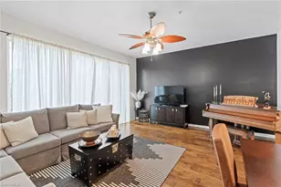 941 Hampton Cir, Naples, FL 34105 - Photo 10