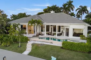 2825 Leeward Ln, Naples, FL 34103 - Photo 36