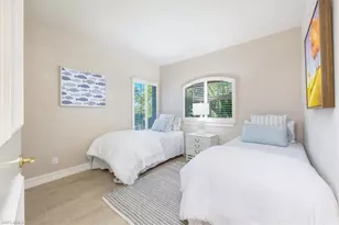 2825 Leeward Ln, Naples, FL 34103 - Photo 32