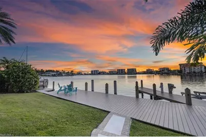2825 Leeward Ln, Naples, FL 34103 - Photo 4