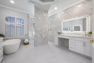 2825 Leeward Ln, Naples, FL 34103 - Photo 18