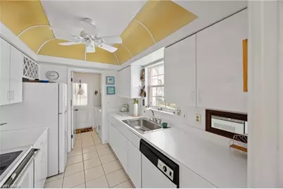 3070 Gulf Shore Blvd N #201, Naples, FL 34103 - Photo 32