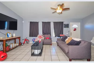 706 SW 31st St, Cape Coral, FL 33914 - Photo 6
