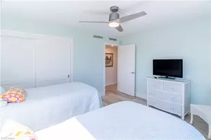 10691 Gulf Shore Dr, Naples, FL 34108 - Photo 28