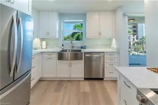 10691 Gulf Shore Dr, Naples, FL 34108 - Photo 12