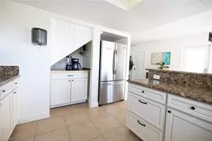 207 SE 22nd St, Cape Coral, FL 33990 - Photo 8