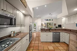 1923 Blackstone Cir, Naples, FL 34109 - Photo 32