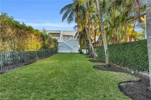 271 Broad Ave S, Naples, FL 34102 - Photo 14