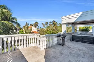271 Broad Ave S, Naples, FL 34102 - Photo 12