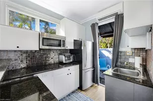 646 111th Ave N, Naples, FL 34108 - Photo 32