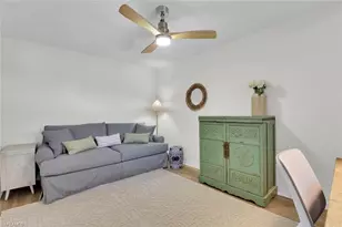 10682 Gulf Shore Dr, Naples, FL 34108 - Photo 14