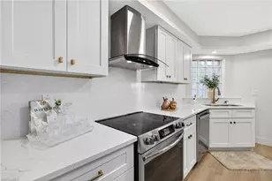 9832 Luna Cir, Naples, FL 34109 - Photo 8