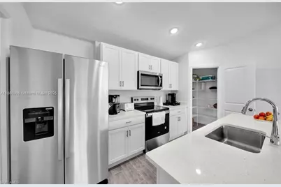 4217 NE 23rd Pl, Cape Coral, FL 33909 - Photo 4