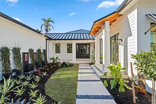 424 Spinnaker Dr, Naples, FL 34102 - Photo 4
