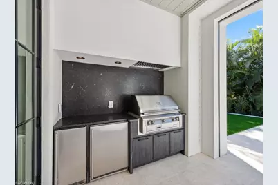 424 Spinnaker Dr, Naples, FL 34102 - Photo 18