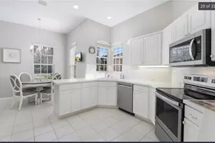 8661 Gleneagle Way, Naples, FL 34120 - Photo 4