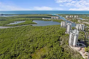 445 Cove Tower Dr, Naples, FL 34110 - Photo 4