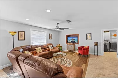 2569 Outrigger Ln, Naples, FL 34104 - Photo 10