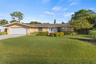 2569 Outrigger Ln, Naples, FL 34104 - Photo 2