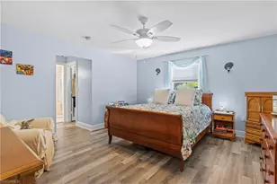 2569 Outrigger Ln, Naples, FL 34104 - Photo 20