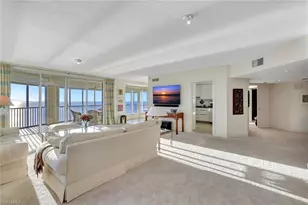 8111 Bay Colony Dr, Naples, FL 34108 - Photo 6