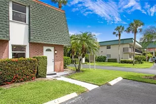 600 Valley Stream Dr, Naples, FL 34113 - Photo 2