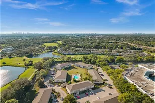 2346 Naples Trace Cir, Naples, FL 34109 - Photo 4