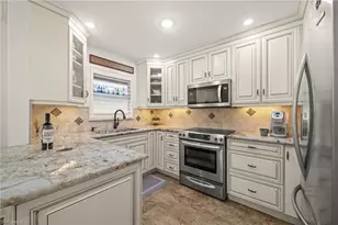 1549 Sandpiper St, Naples, FL 34102 - Photo 10