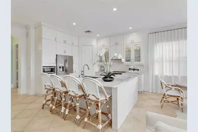 1365 Serrano Cir, Naples, FL 34105 - Photo 10