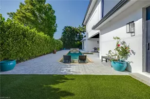 55 E Burning Tree Dr, Naples, FL 34105 - Photo 40