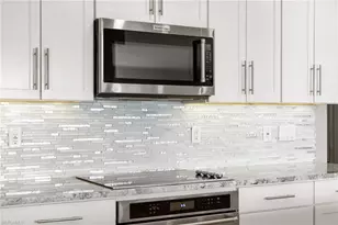 222 Harbour Dr, Naples, FL 34103 - Photo 10