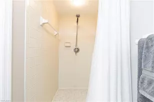 4360 Chantelle Dr, Naples, FL 34112 - Photo 18