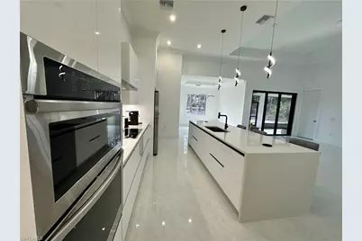 2604 20th Ave NE, Naples, FL 34120 - Photo 6