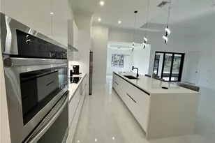 2604 20th Ave NE, Naples, FL 34120 - Photo 6