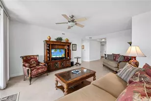 455 Cove Tower Dr, Naples, FL 34110 - Photo 4