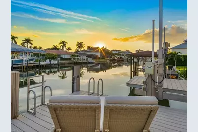 360 Heron Ave, Naples, FL 34108 - Photo 10