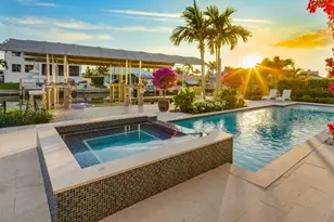 360 Heron Ave, Naples, FL 34108 - Photo 8