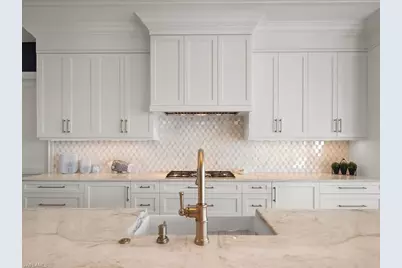 360 Heron Ave, Naples, FL 34108 - Photo 16